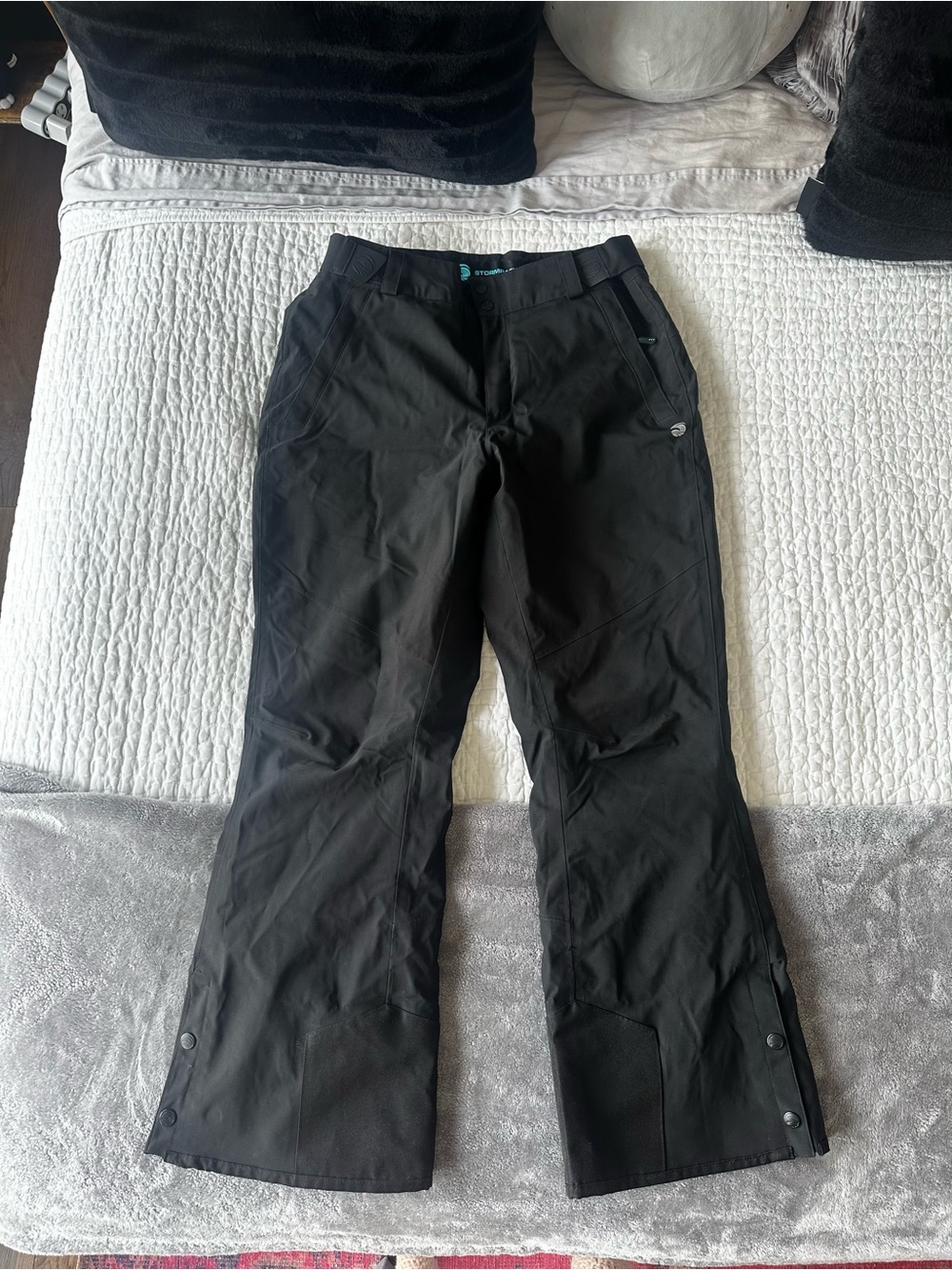 Black Flare Snow Pants — Women's Wide-Leg Outdoor Trousers
